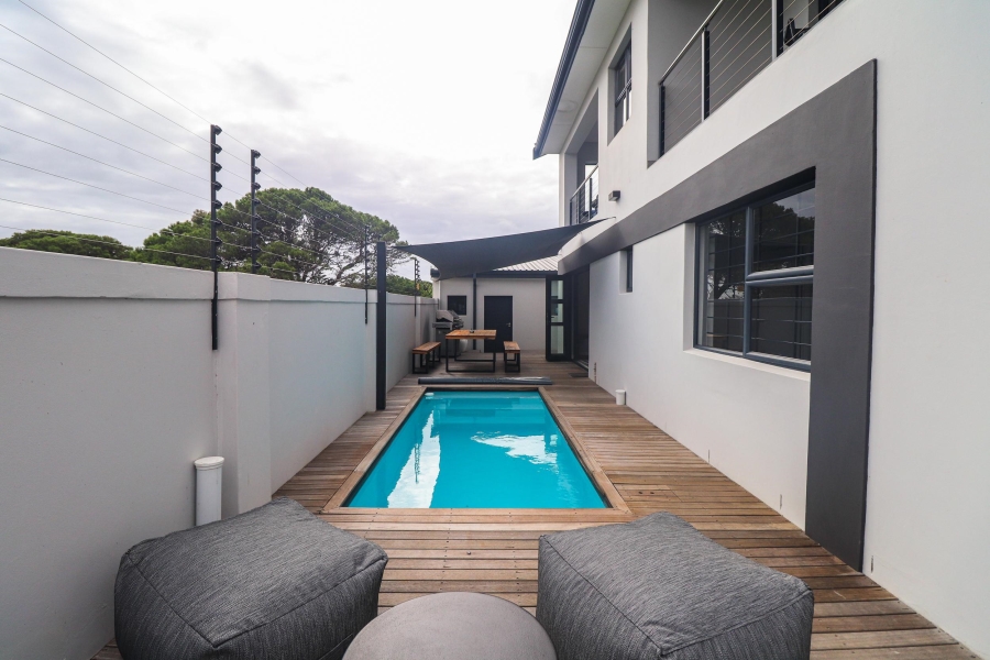 To Let 4 Bedroom Property for Rent in Walmer Eastern Cape